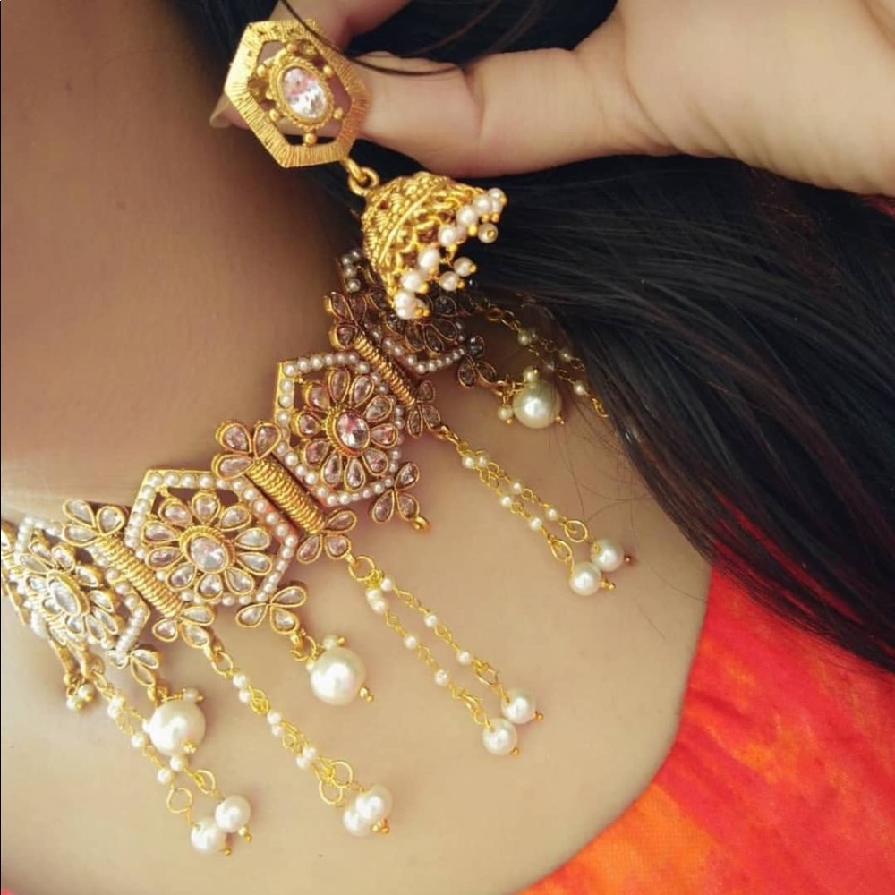 Necklace and earrings